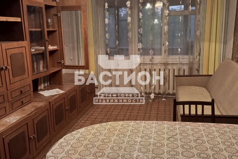 Продаётся 4-комнатная квартира, 66 м²