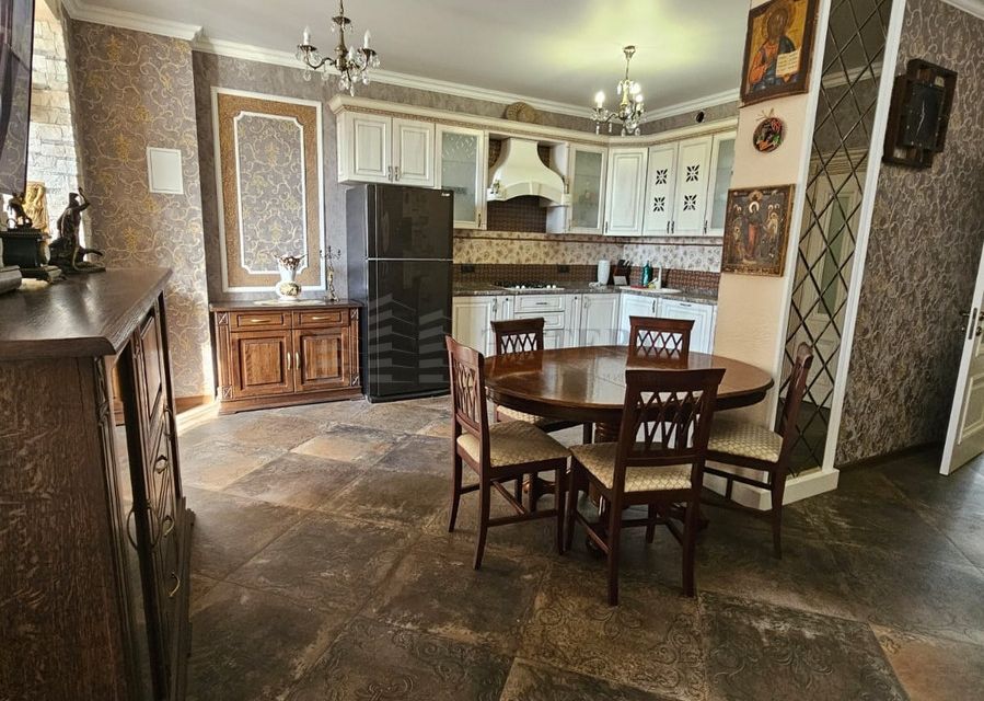Продаётся 3-комнатная квартира, 100.4 м²