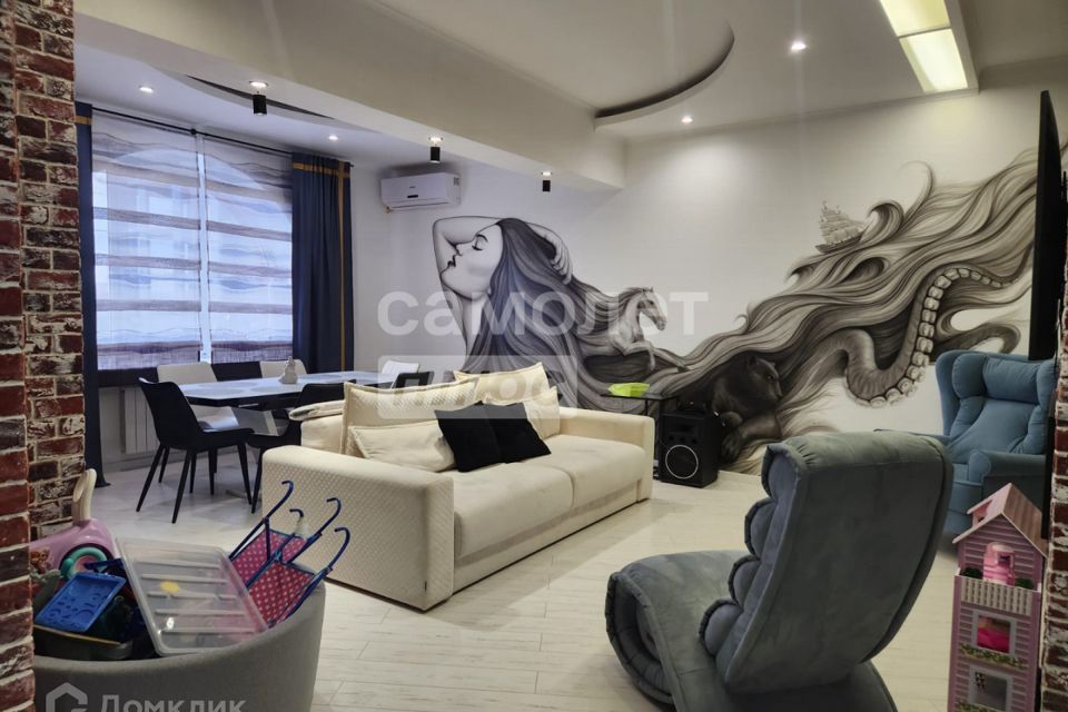 Продаётся 3-комнатная квартира, 130.3 м²
