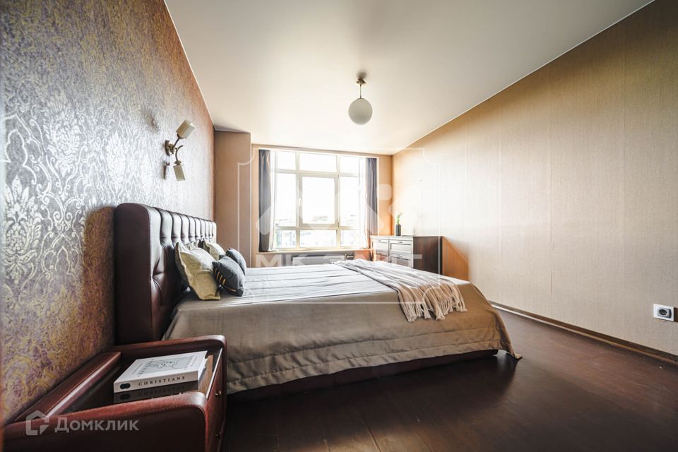 Продаётся 3-комнатная квартира, 133.3 м²