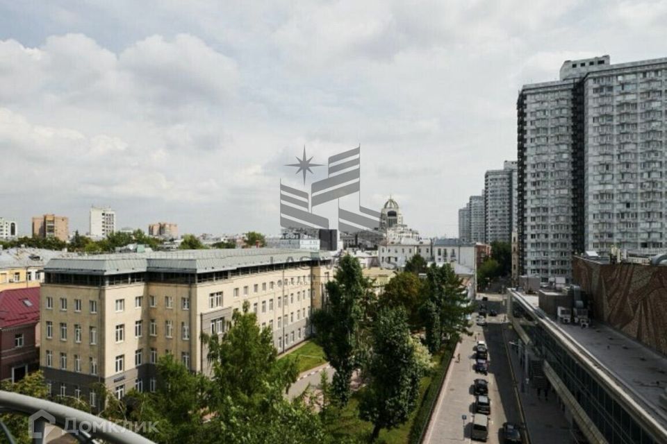 Сдаётся 5-комнатная квартира, 233 м²