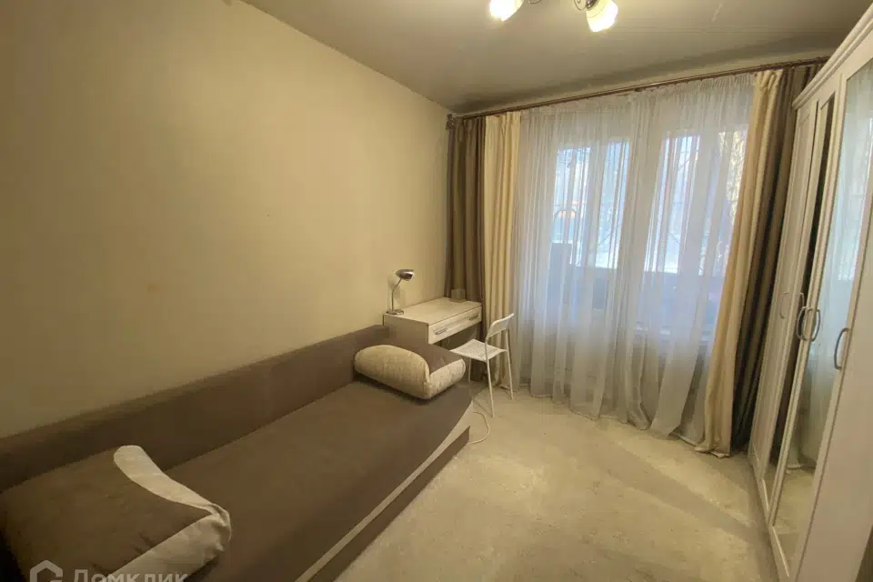 Продаётся 4-комнатная квартира, 62.9 м²