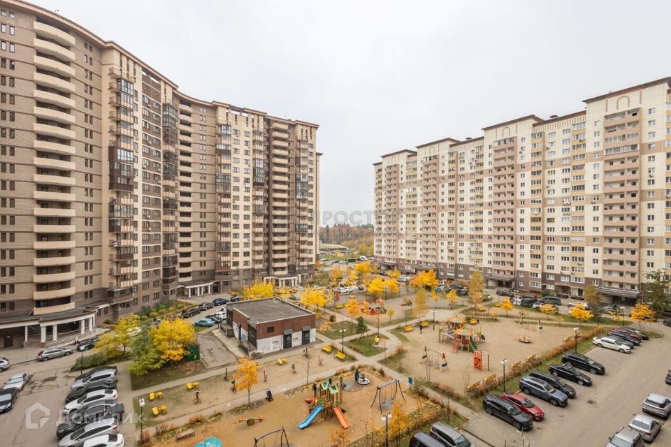 Продаётся 2-комнатная квартира, 58.2 м²