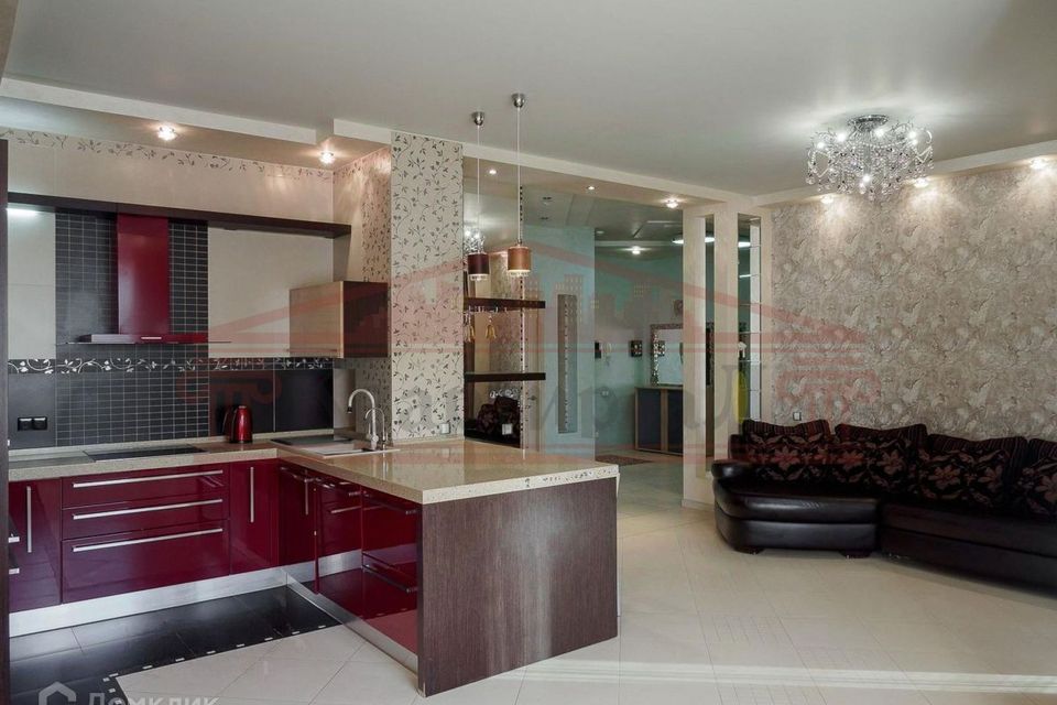 Сдаётся 3-комнатная квартира, 130 м²