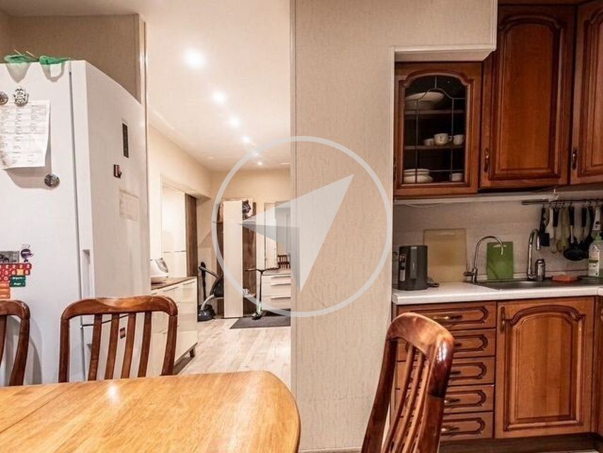 Продаётся 3-комнатная квартира, 75.8 м²