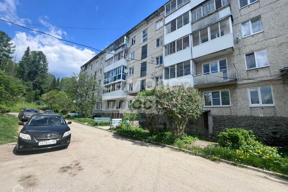 Продаётся 3-комнатная квартира, 52.7 м²