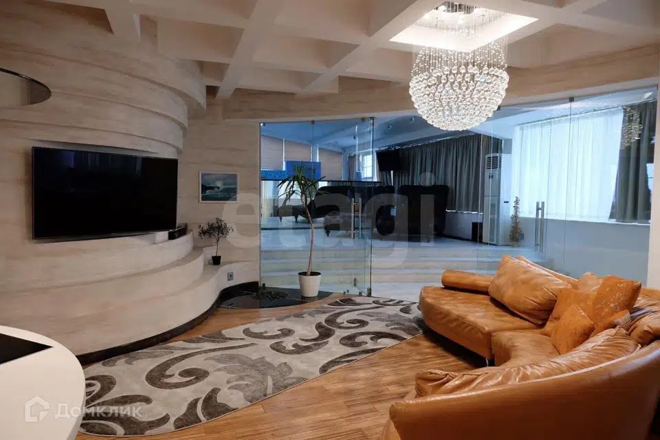 Продаётся 4-комнатная квартира, 254.9 м²