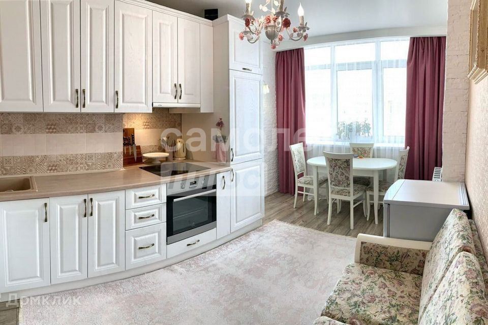 Продаётся 2-комнатная квартира, 83 м²