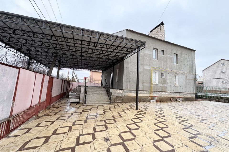 Продаётся 2-этажный дом, 300 м²