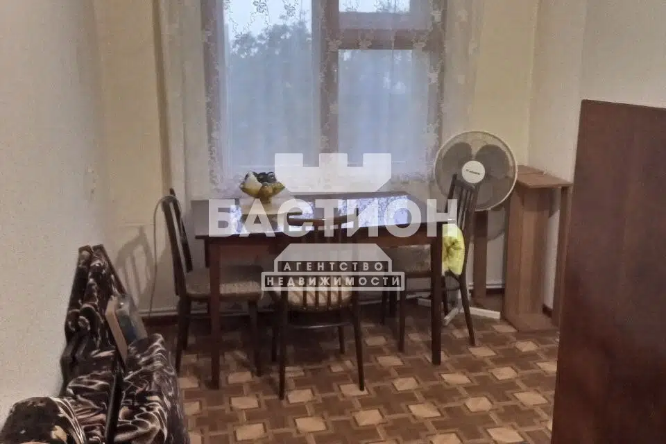 Продаётся 4-комнатная квартира, 66 м²