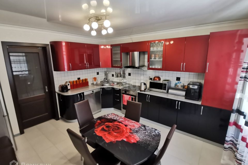 Продаётся 3-комнатная квартира, 98.7 м²