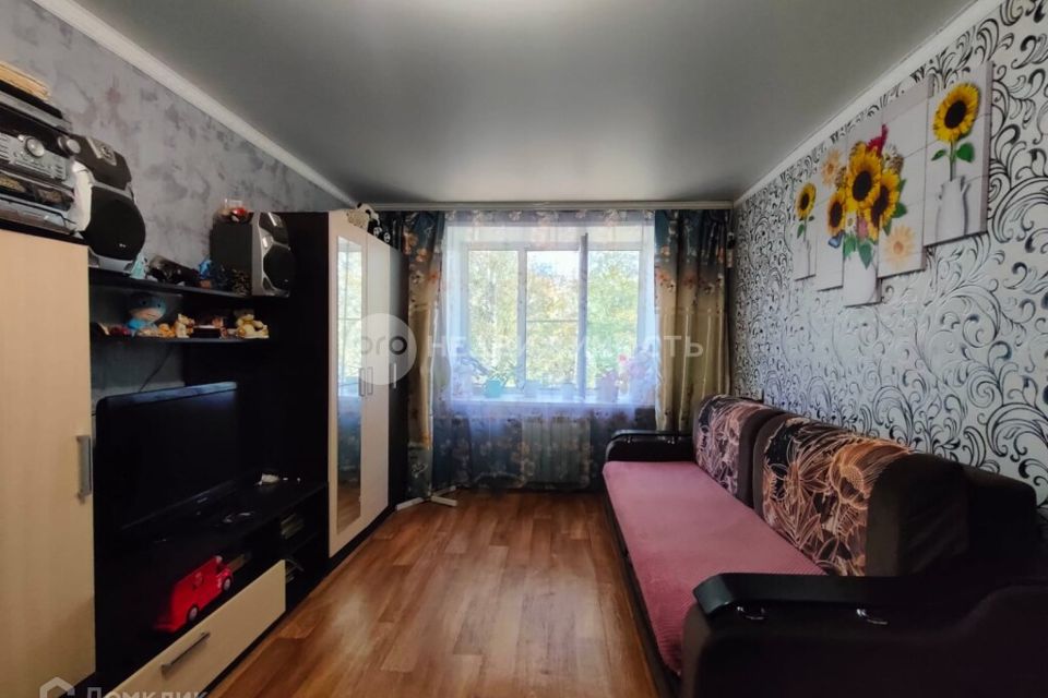 Продаётся 2 комнаты в 2-комн. квартире, 32.9 м²