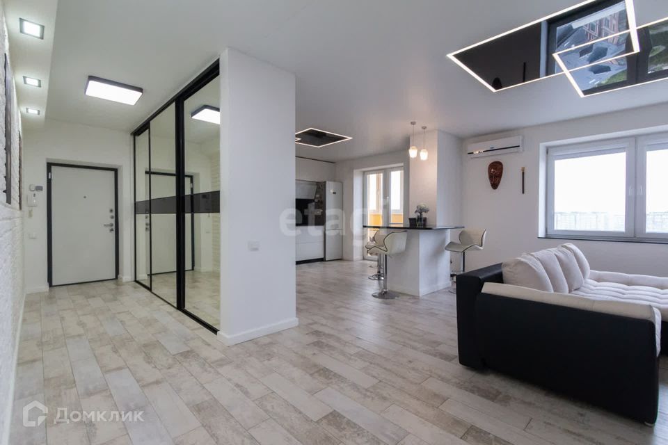 Продаётся 1-комнатная квартира, 75.5 м²