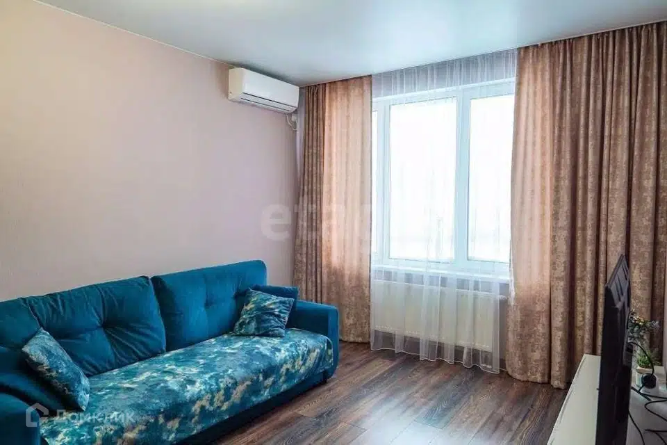 Продаётся 1-комнатная квартира, 42 м²