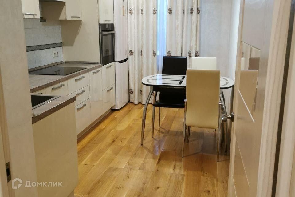 Продаётся 2-комнатная квартира, 65.5 м²