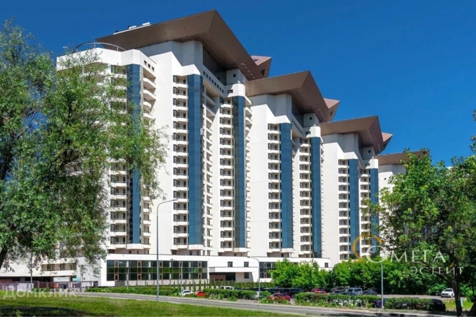 Продаётся 2-комнатная квартира, 105.5 м²