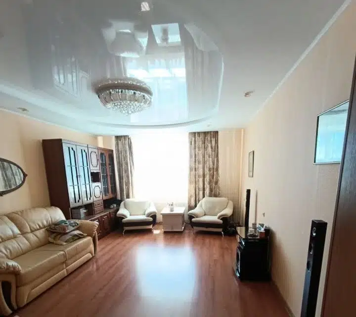 Продаётся 3-комнатная квартира, 114 м²
