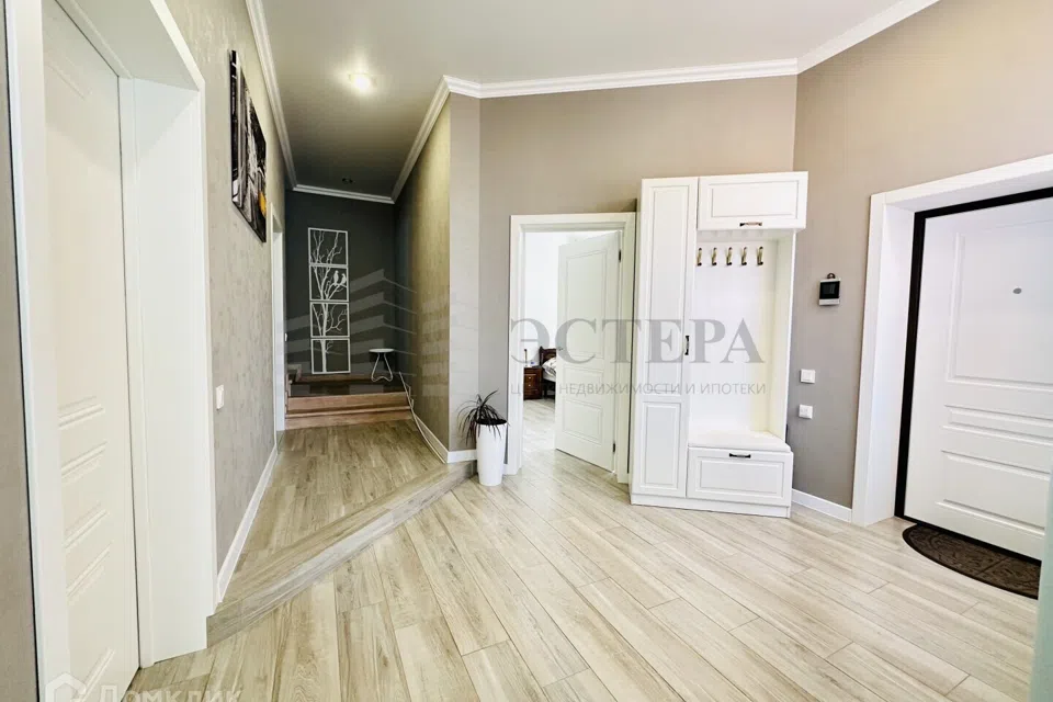 Продаётся 3-этажный дом, 250 м²