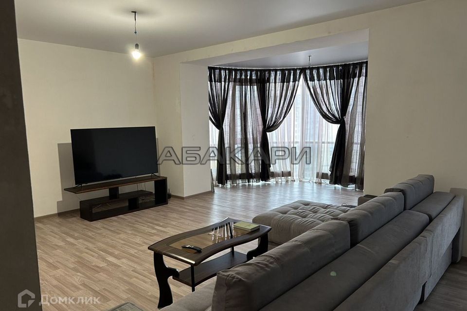 Сдаётся 3-комнатная квартира, 98 м²