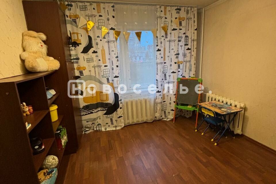 Продаётся 4-комнатная квартира, 111 м²