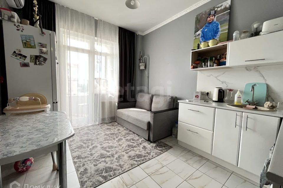 Продаётся 1-комнатная квартира, 42 м²