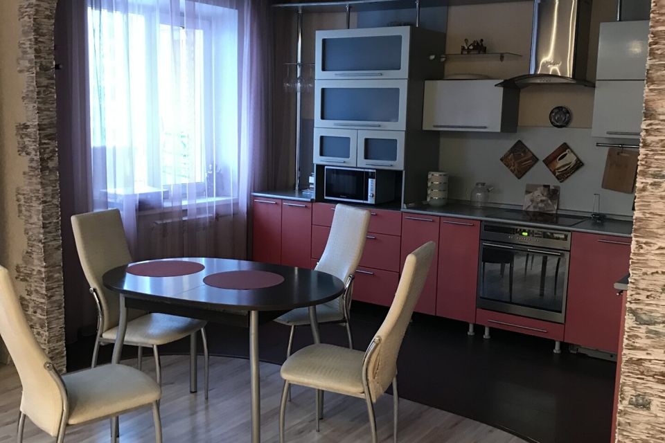 Сдаётся 3-комнатная квартира, 88 м²