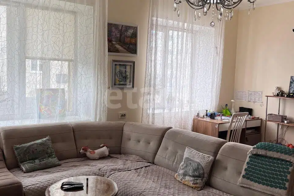Продаётся 4-комнатная квартира, 72.8 м²