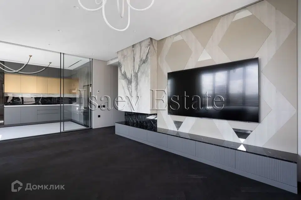 Продаётся 5-комнатная квартира, 137.7 м²