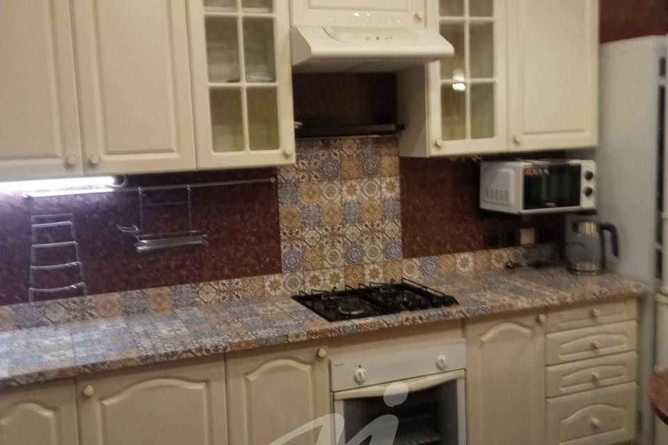 Сдаётся 2-комнатная квартира, 63 м²