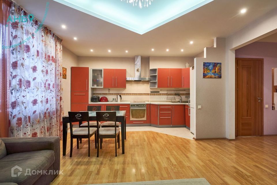 Продаётся 4-комнатная квартира, 113 м²