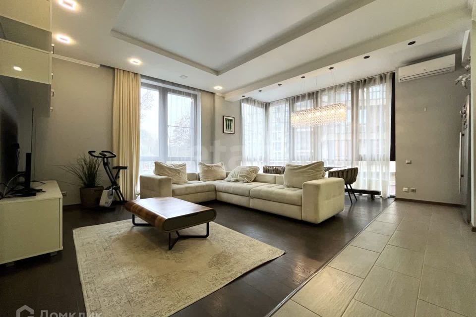 Сдаётся 2-комнатная квартира, 110 м²