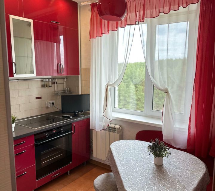 Продаётся 4-комнатная квартира, 67.4 м²
