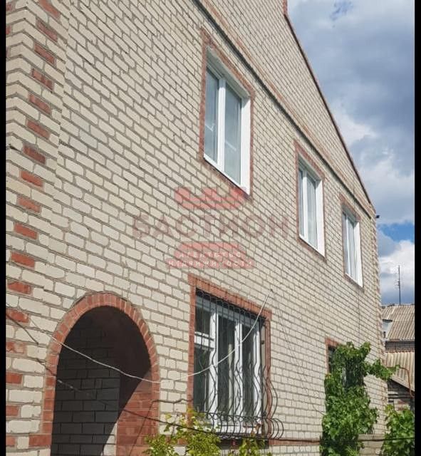 Продаётся 3-этажный дом, 220 м²