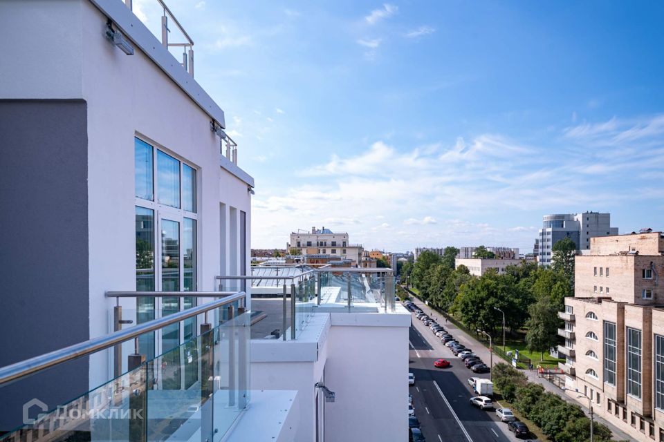 Продаётся 1-комнатная квартира, 74.2 м²