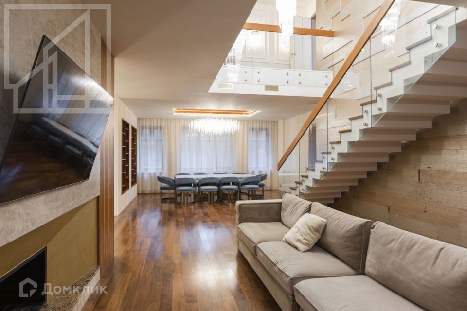 Сдаётся 6-комнатная квартира, 440 м²