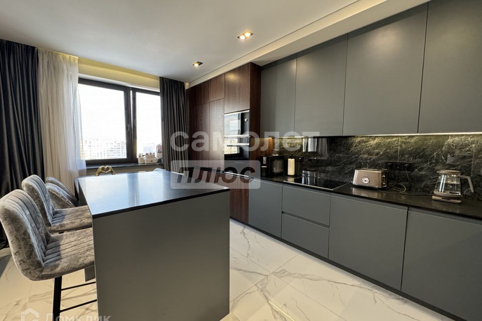 Продаётся 3-комнатная квартира, 82 м²