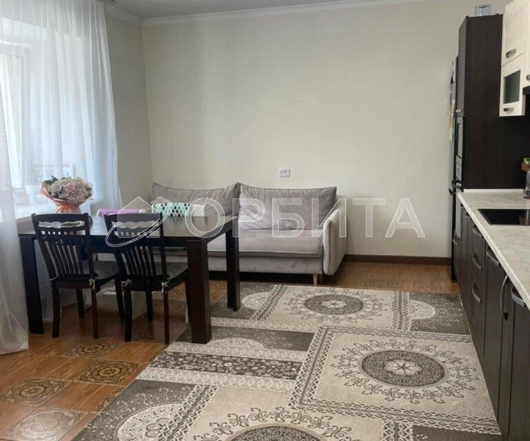 Продаётся 2-комнатная квартира, 77.6 м²
