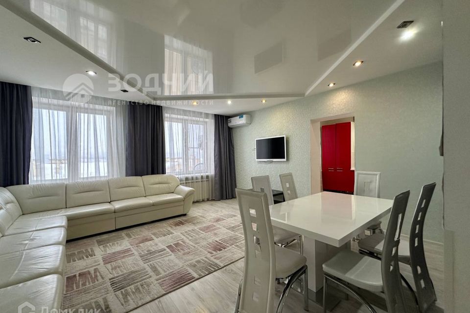 Продаётся 4-комнатная квартира, 104.3 м²