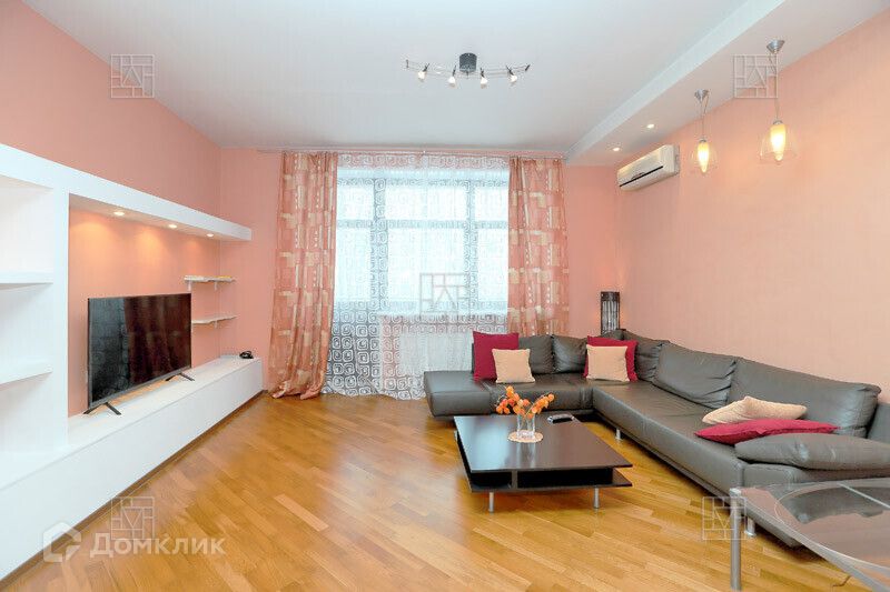 Сдаётся 2-комнатная квартира, 87 м²