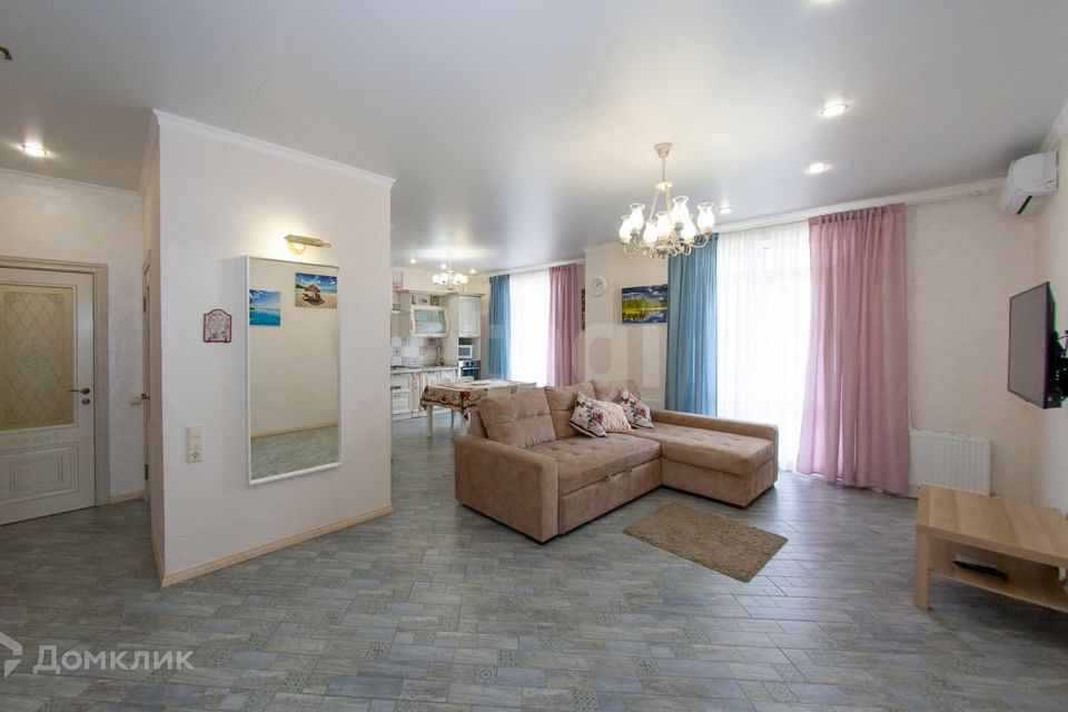 Продаётся 2-комнатная квартира, 63.8 м²