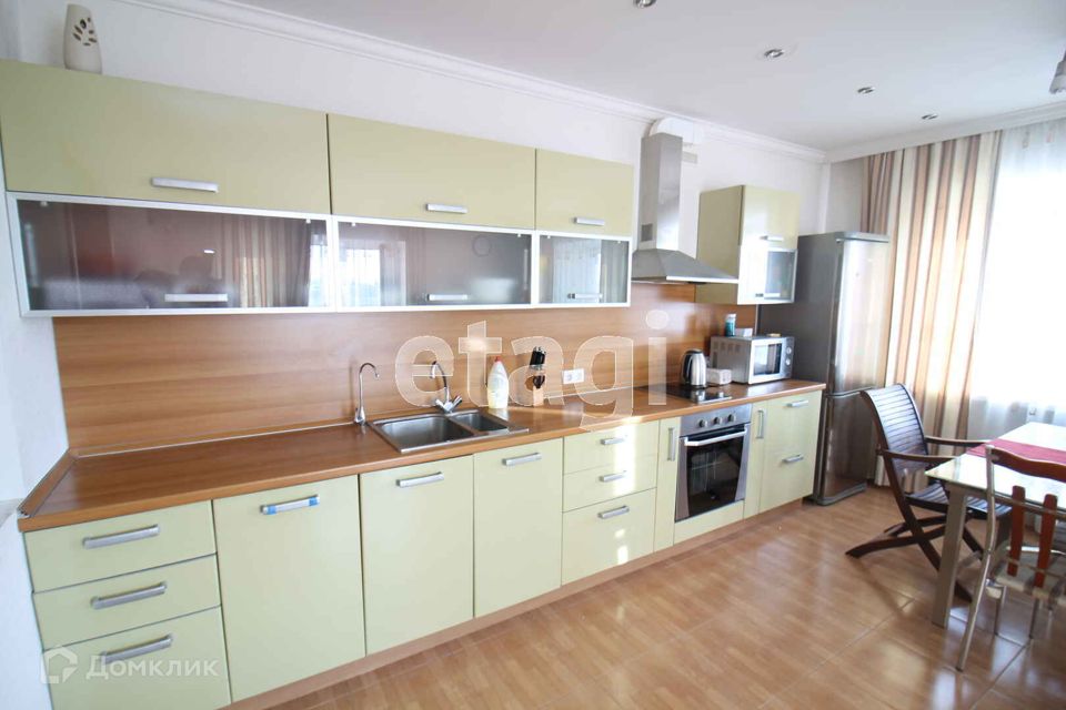 Сдаётся 2-комнатная квартира, 85 м²