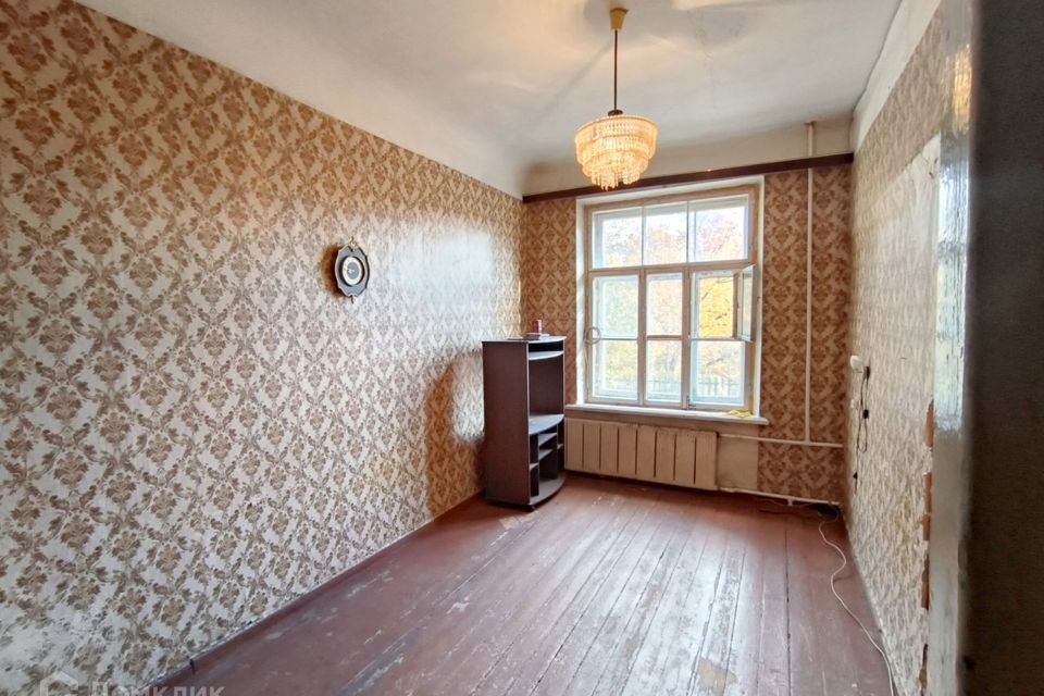 Продаётся 2 комнаты в 7-комн. квартире, 16.4 м²