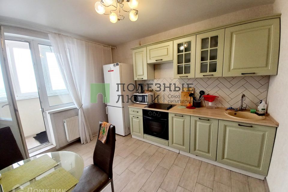 Продаётся 1-комнатная квартира, 42 м²