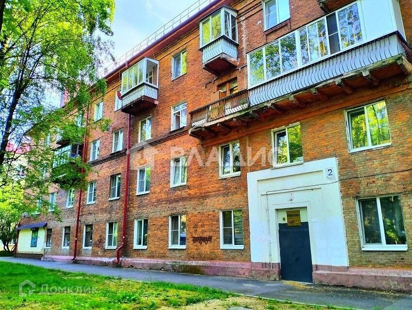 Продаётся 2 комнаты в 6-комн. квартире, 98 м²
