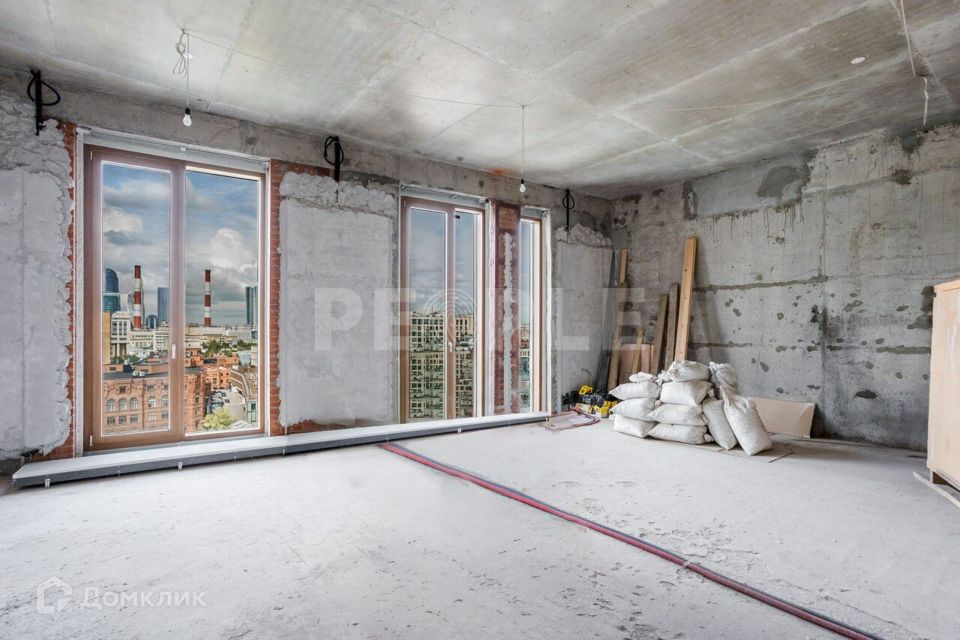 Продаётся 6-комнатная квартира, 238.8 м²
