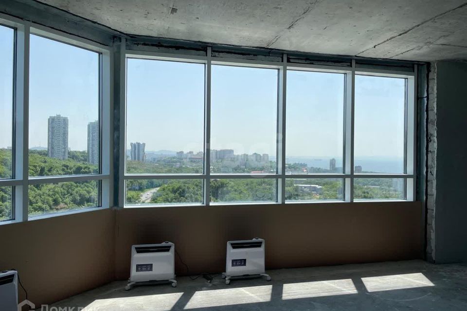 Продаётся 4-комнатная квартира, 143.6 м²