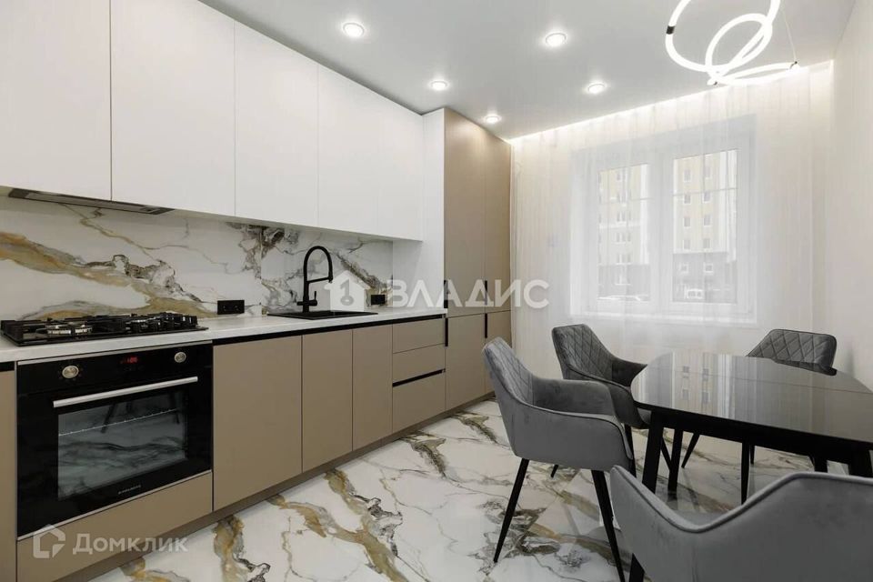 Продаётся 2-комнатная квартира, 61.4 м²