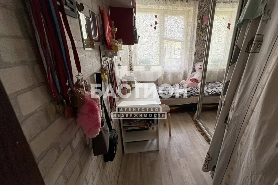 Продаётся 3-комнатная квартира, 48 м²