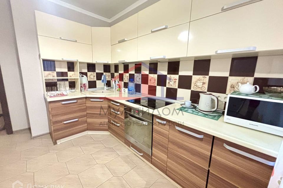 Сдаётся 2-комнатная квартира, 56 м²