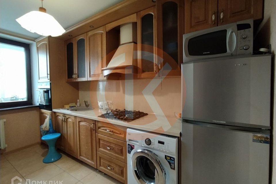 Продаётся 4-комнатная квартира, 75.6 м²